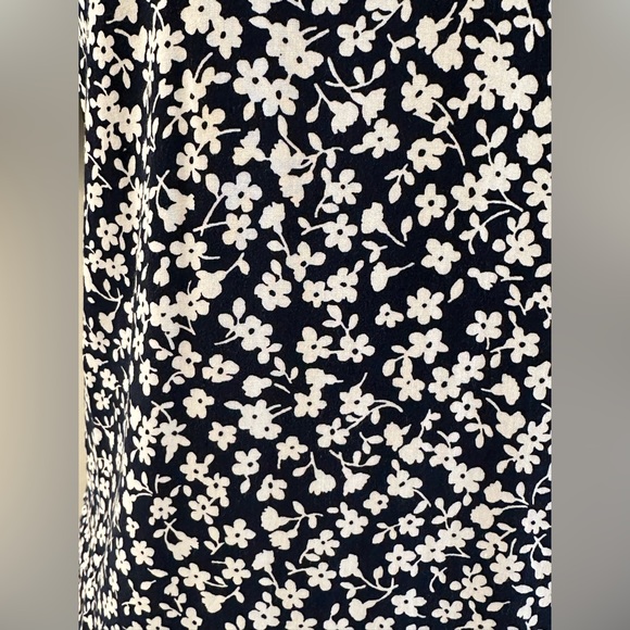 J. Crew Re-Imagined Women’s Ditsy Floral V-Neck Flutter Sleeve Top Size XS - Picture 7 of 14